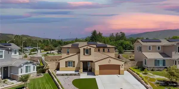 34900 N Serrano Square
