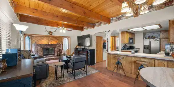 1044 G Lane
