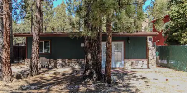 805 E Fairway Boulevard