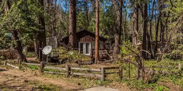 60 Dorleska Ct