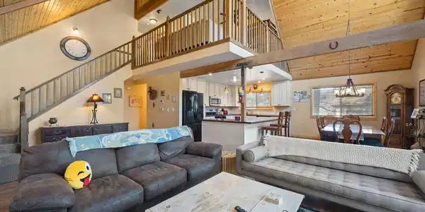 1037 H Lane