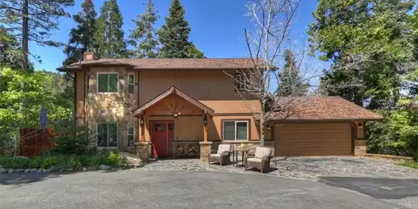 1056 Fiden Court