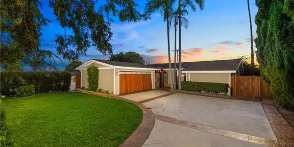 1255 Hastings Ranch Drive