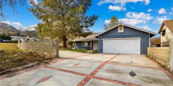 1 N Salaine Drive
