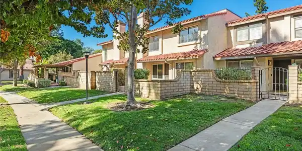 9757 Louise Way