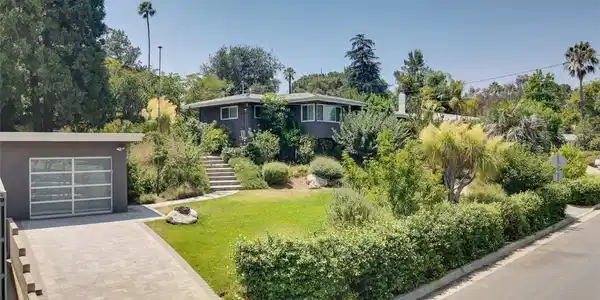 10034 La Canada Way