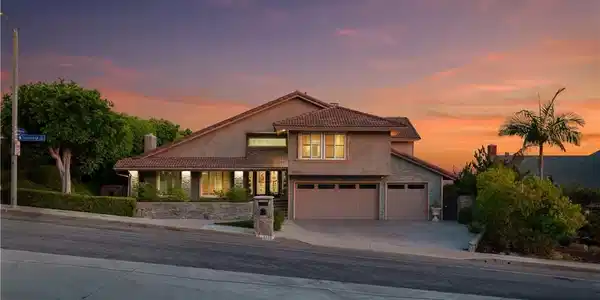 3732 E Longridge Drive
