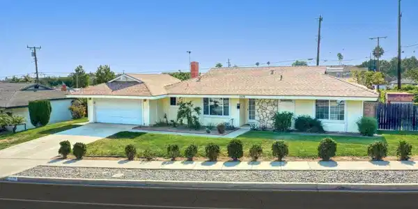 1209 Rosewood Avenue