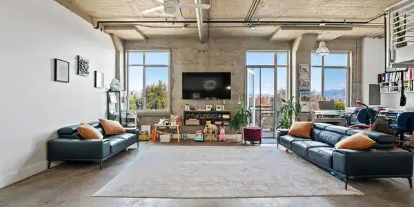 825 E 4th Street