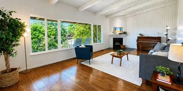 3543 Lavell Drive