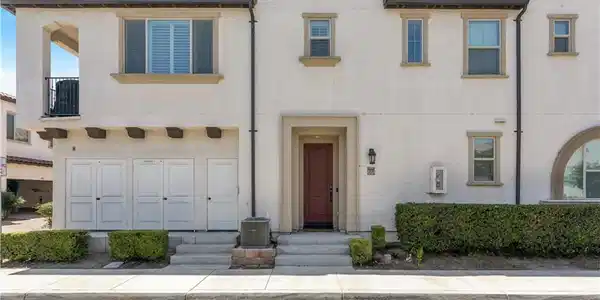 2818 E Berry Loop Privado