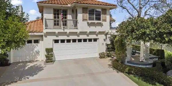 2199 Woodland Heights