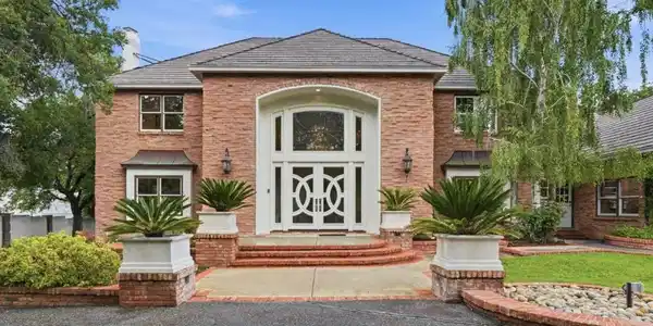 108 Harwood Court