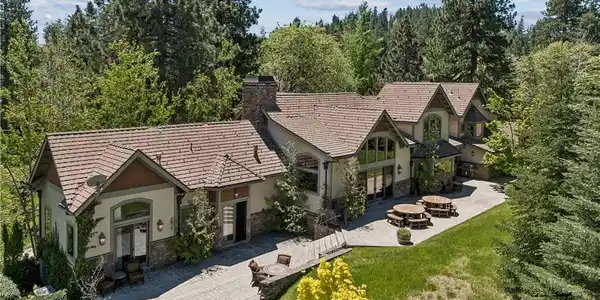 32310 Hummingbird Court