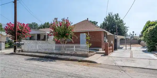 2123 La Verne Avenue