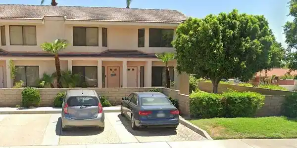 401 E Vista Chino
