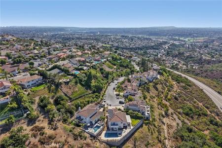 6372 Camino Largo