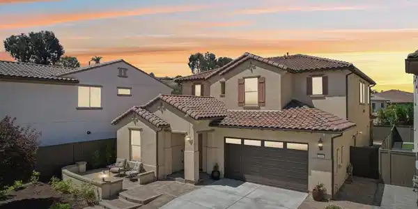 106 Flores Ln