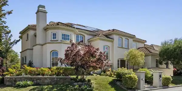 5698 La Seyne Place