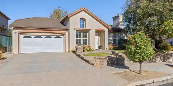 556 Knollwood Drive