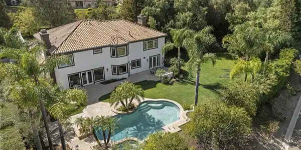 3909 Cresthaven Drive
