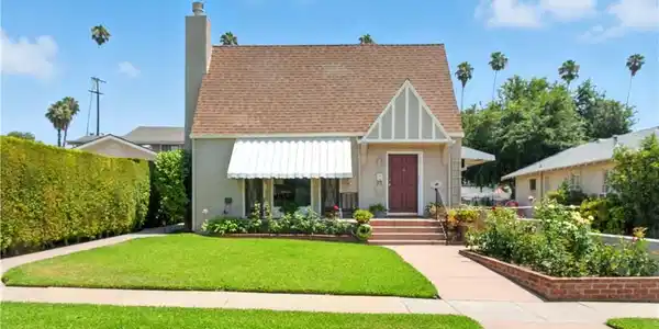 438 N Pasadena Avenue