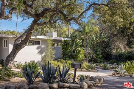 1009 Holly Road