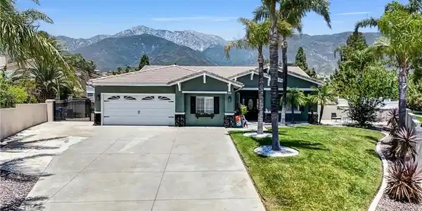 5520 Meadowbrook Court