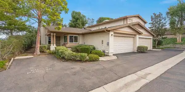 7531 Cowles Mountain Blvd.