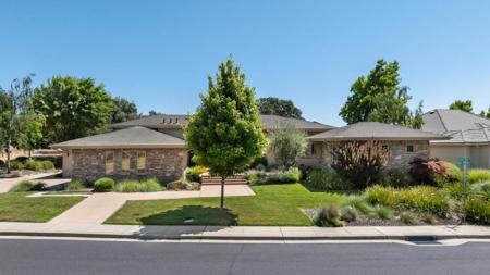 2369 Oak Creek Drive