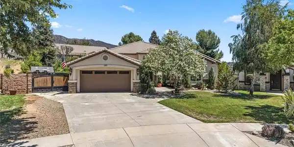 13675 Village Court