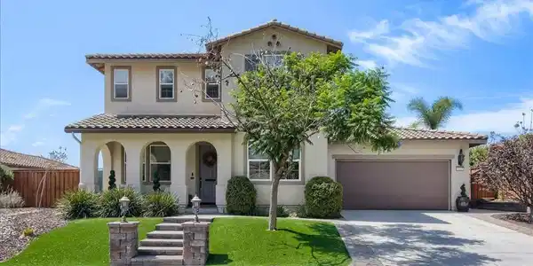 6048 Cala Lily St