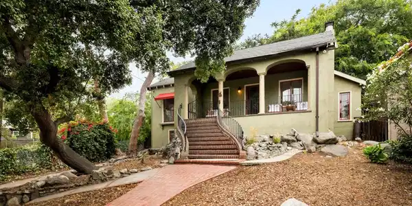 413 Sycamore Place