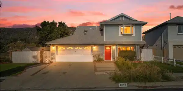8545 Tujunga Valley