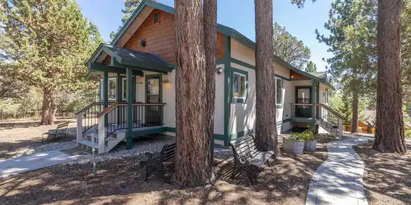 803 Plumas Court