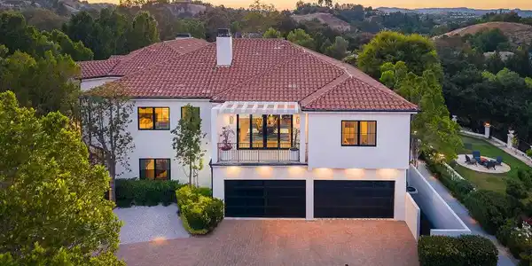 5192 Parkway Calabasas