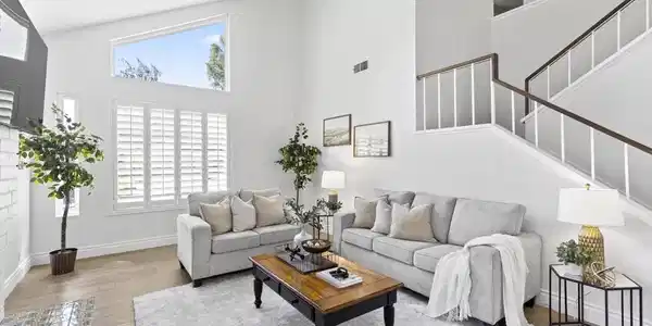 836 Via Alameda