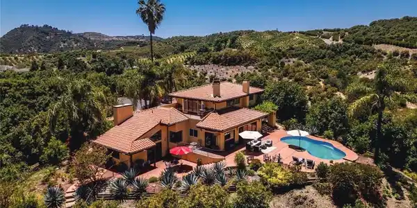 23192 De Anza