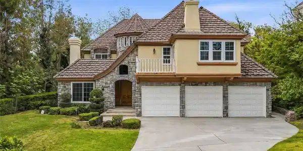 1249 Oakhaven