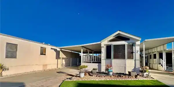 1295 S Cawston