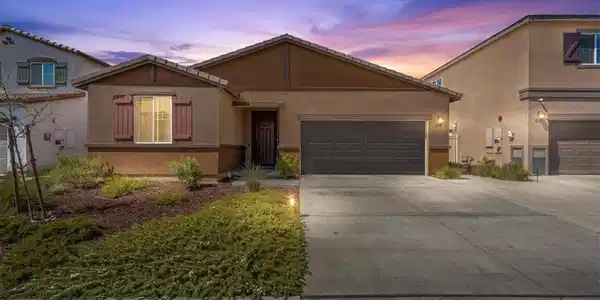 3719 W Vinas Lane