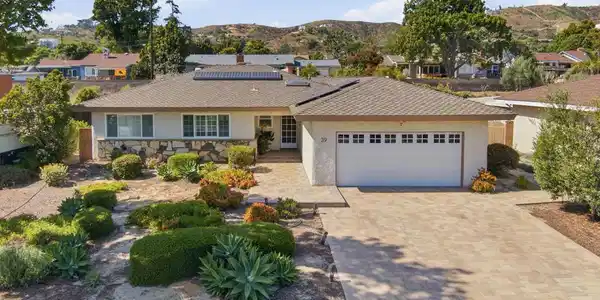 39 La Suen Drive