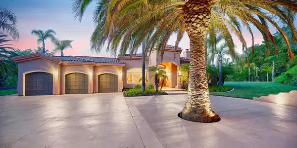 1690 Calle Tierra Vista
