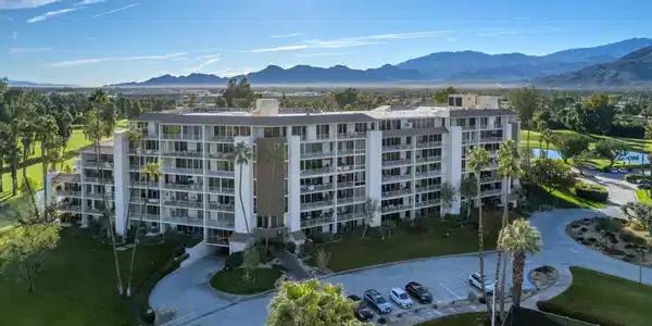 900 Island Drive