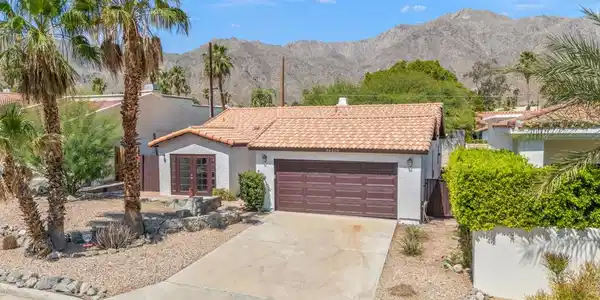54805 Avenida Carranza