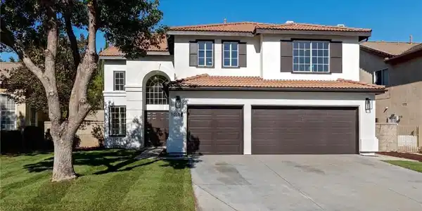 1015 E Deerfield
