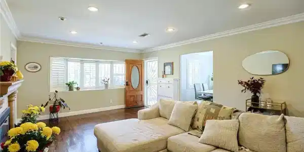313 E 11th