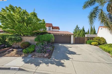 2387 Gomes Rd