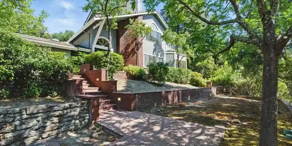 3374 Kim Rd