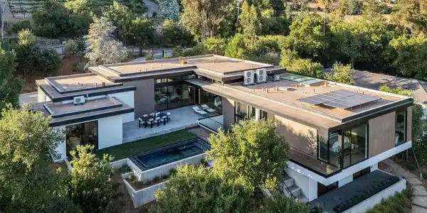 25251 La Rena Lane